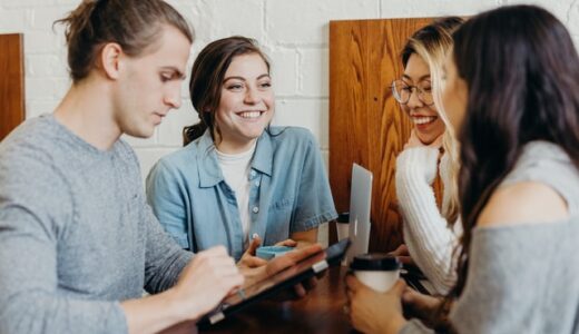 【簡単かつ必須テク】女性との会話を敬語からタメ語に切り替える方法３選